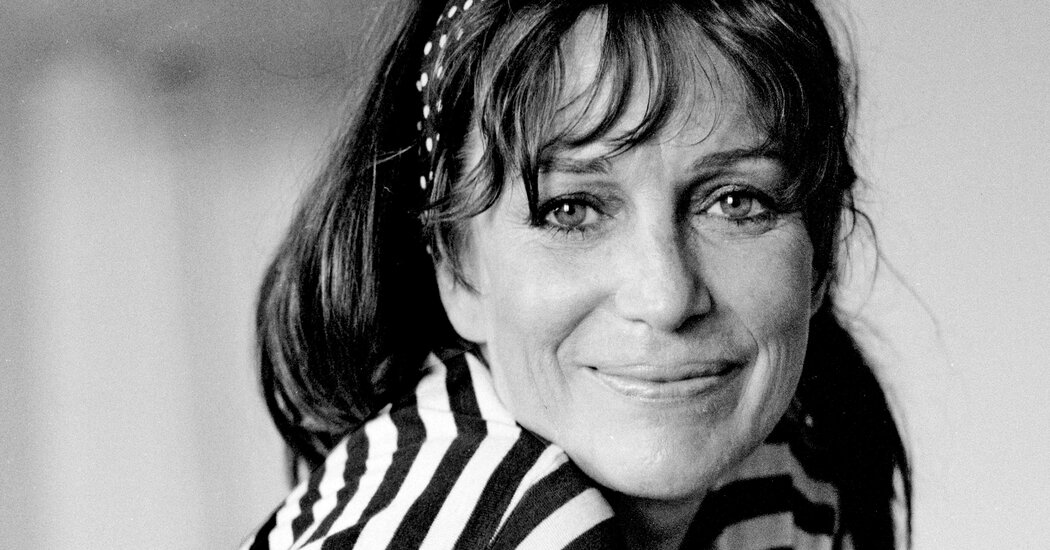 Shirley Conran, Author Best Known for the Steamy ‘Lace,’ Dies at 91