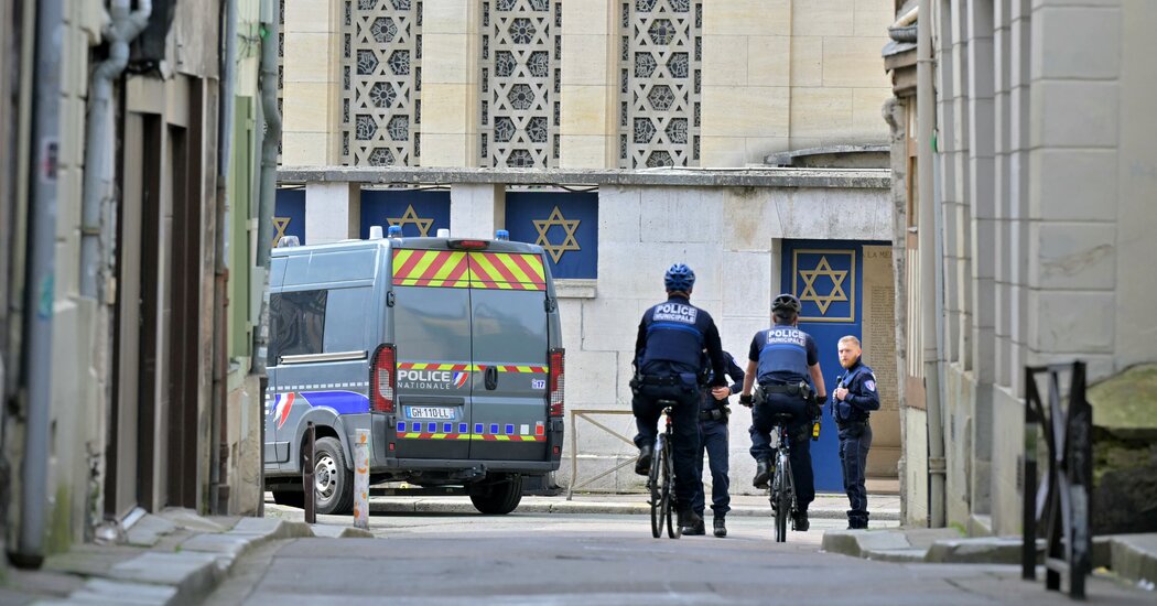 French Police Kill Man Who Tried to Set Rouen Synagogue on Fire