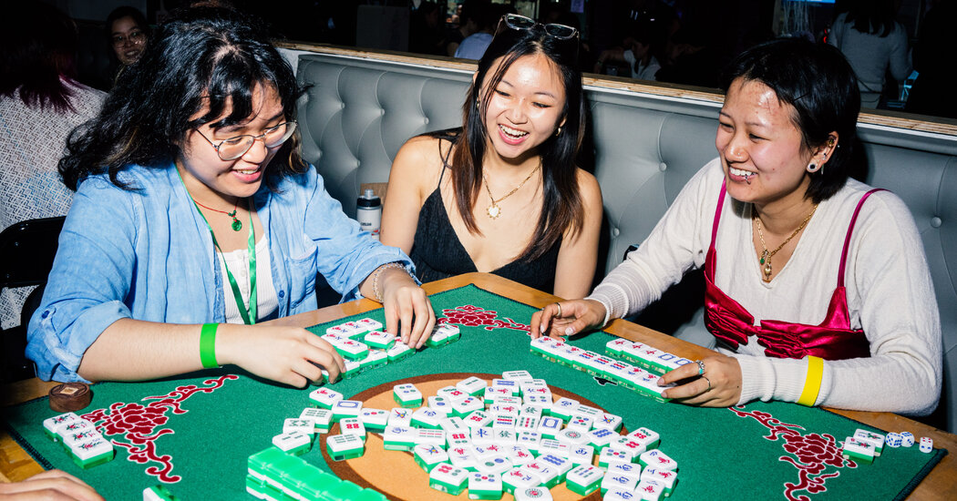 At a New York Mahjong Tournament, a Younger Generation at the Table