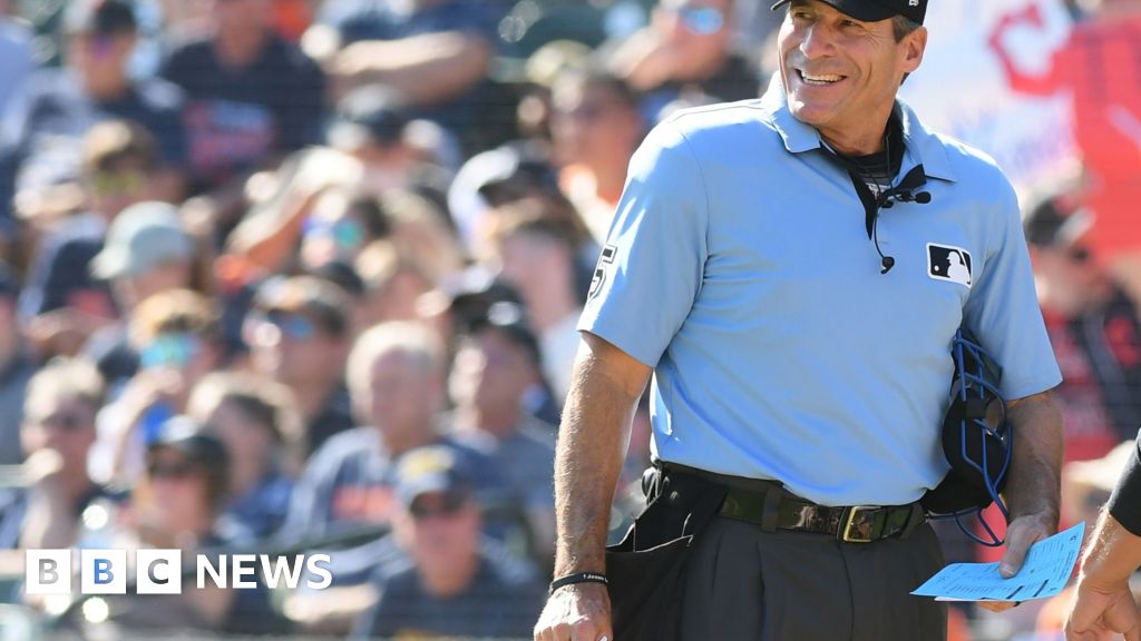 Much-vilified MLB umpire calls it quits
