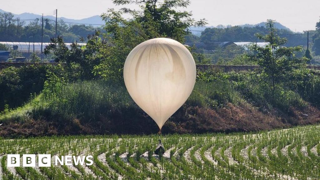 North Korea drops balloons carrying trash and propaganda in South