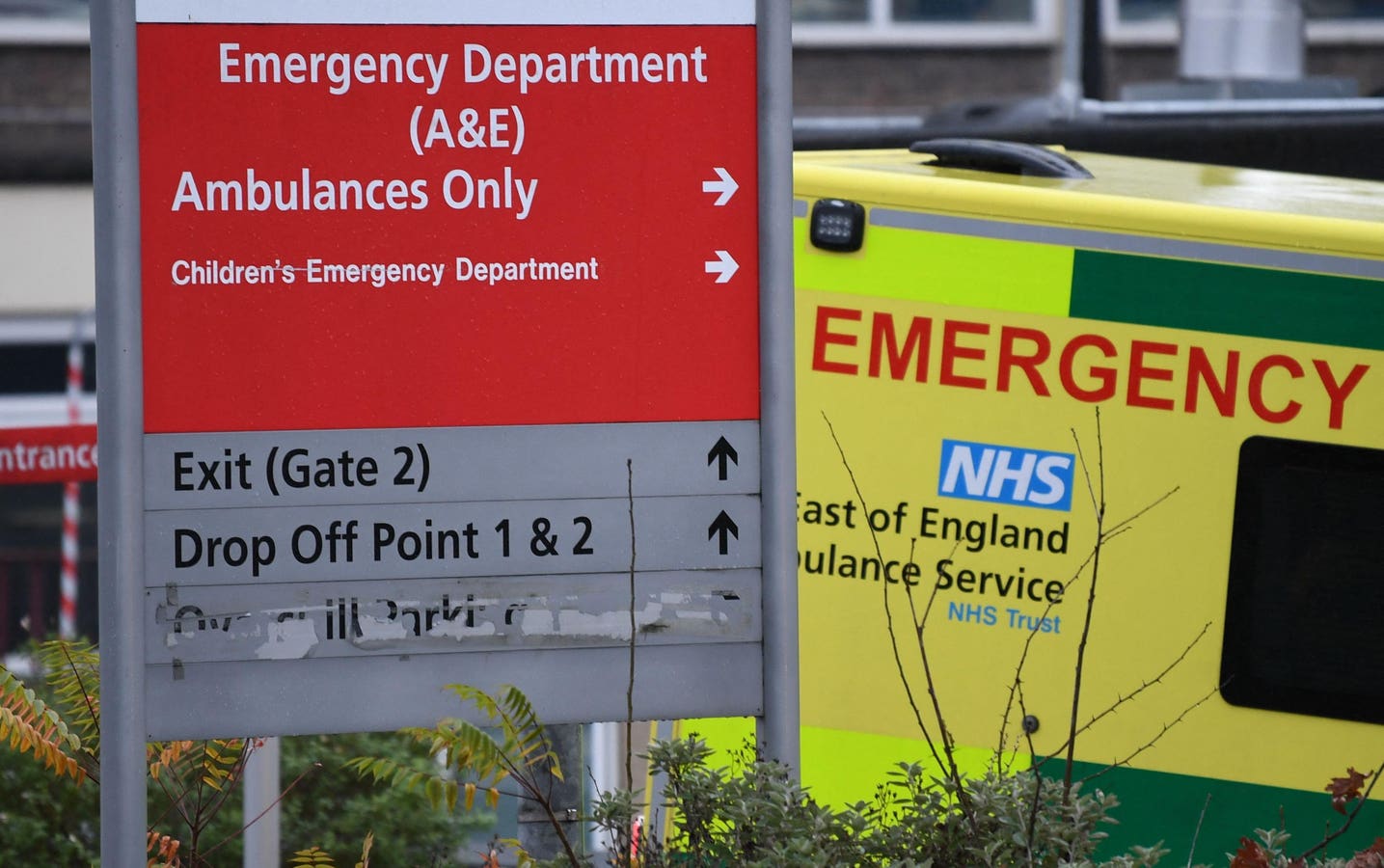 Hospital Corridor Care Is A ‘National Emergency,’ British Nurses Say