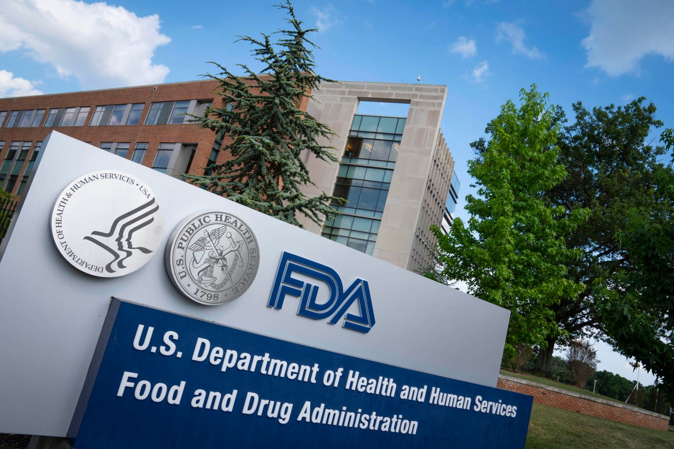 Updated Covid-19 Vaccine Recommended By FDA Panel
