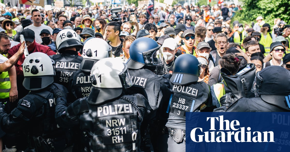 Protesters clash with police at start of far-right AfD congress in Essen | Germany