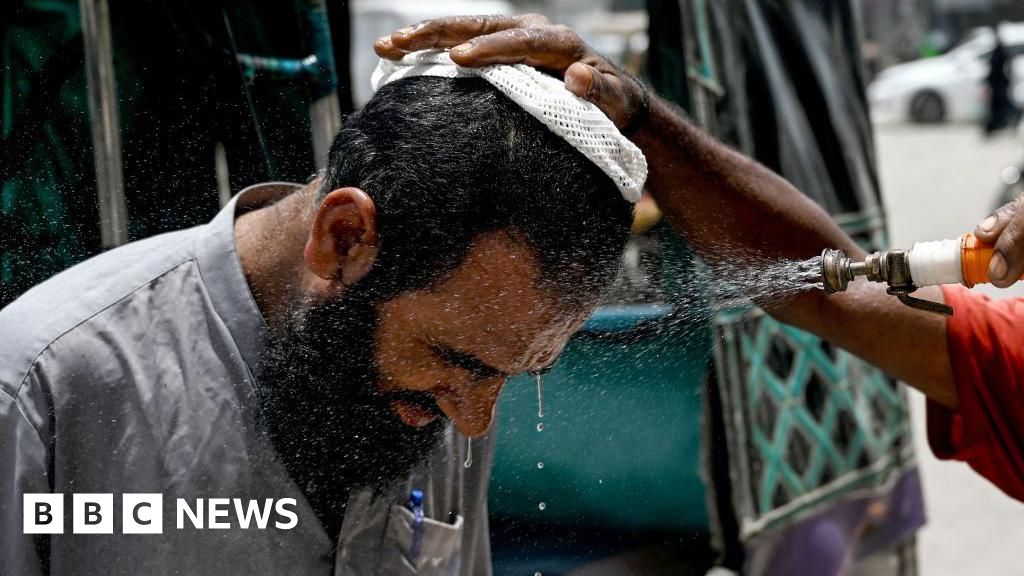 More than 500 die in six days as heatwave grips country