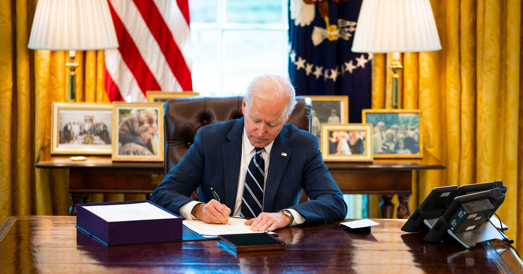 Biden’s Stimulus Juiced the Economy, but Its Political Effects Are Muddled