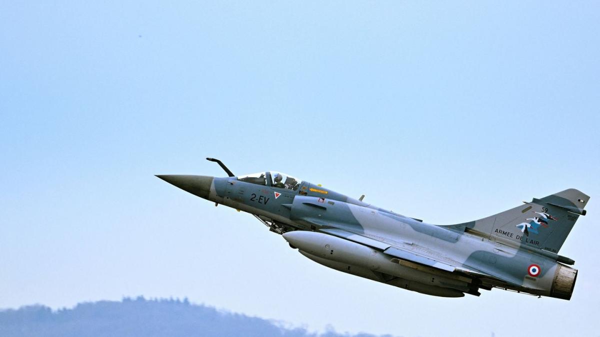 France to supply Mirage 2000-5 jets to Ukraine, train pilots