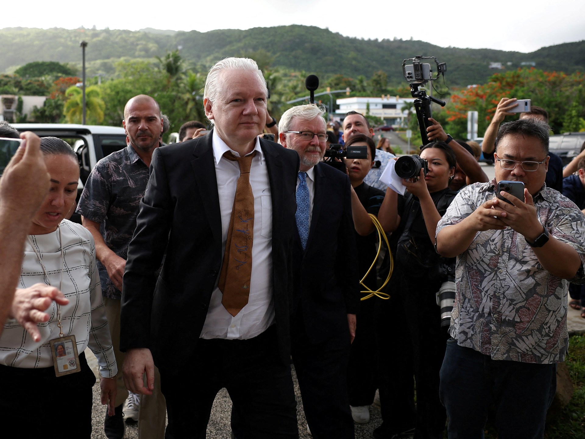WikiLeaks’ Julian Assange lands in Saipan for US plea-deal court hearing | WikiLeaks News