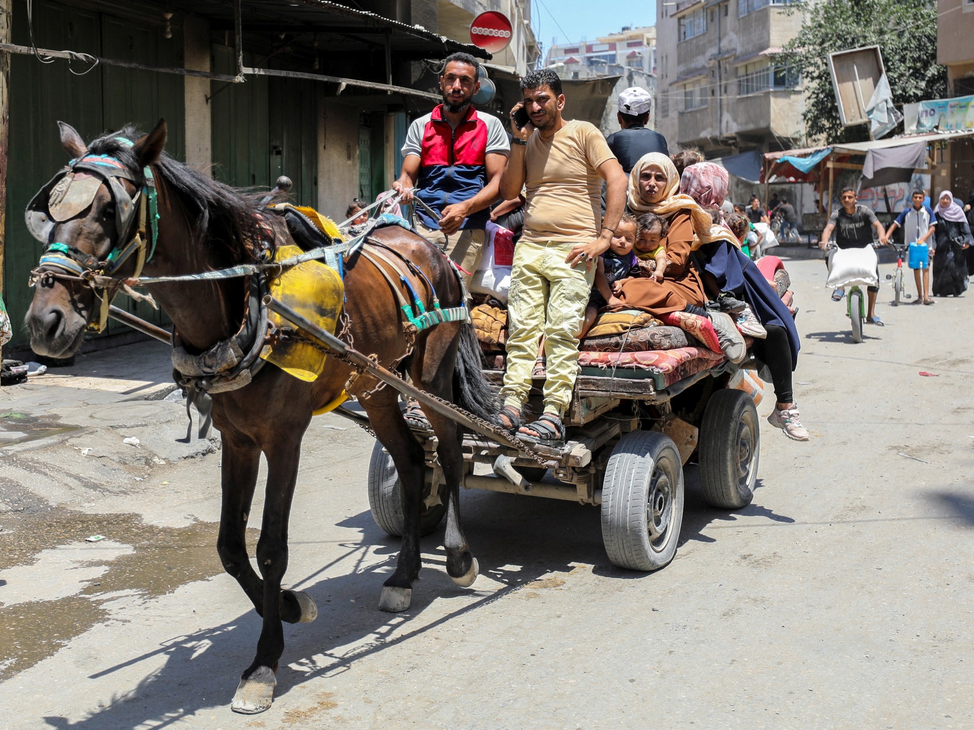 Palestinians flee as Israeli forces renew Gaza City assault | Gaza News