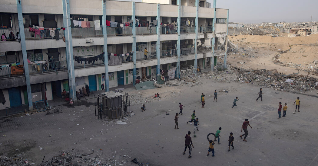 As War Stretches On, Gaza’s High School Students Put Their Dreams on Hold