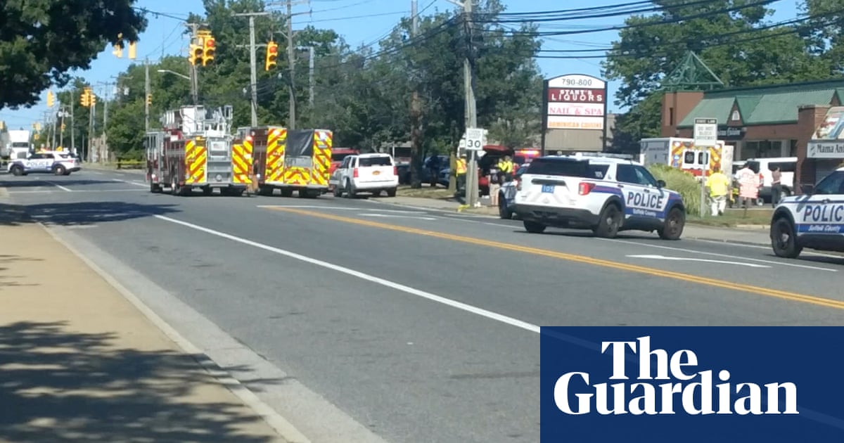 Four dead and nine injured after minivan crashes into New York nail salon | New York