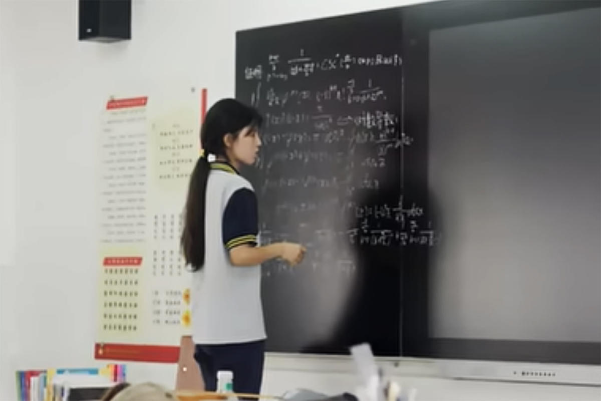 Teenager stuns China after beating A.I. in math contest