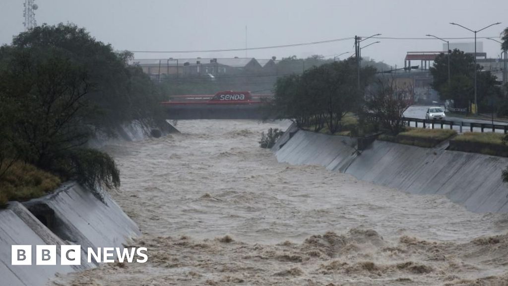 Season's first hurricane to hit Caribbean