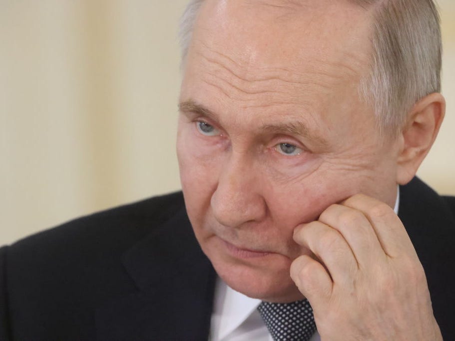 Putin could struggle to end the war in Ukraine because it's making some poor Russians richer