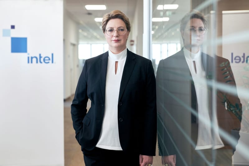 The proven sales expert and computer science graduate Sonja Pierer (undated photo) will be the head of Intel Germany. She has been appointed the new managing director of the chip manufacturer in Germany. -/Intel/dpa