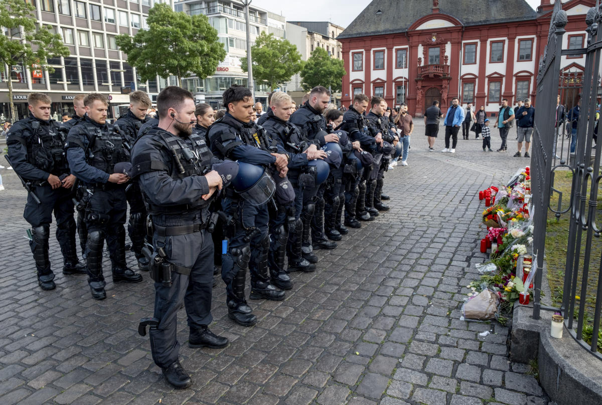 German authorities see Islamic extremist motive in Mannheim knife attack