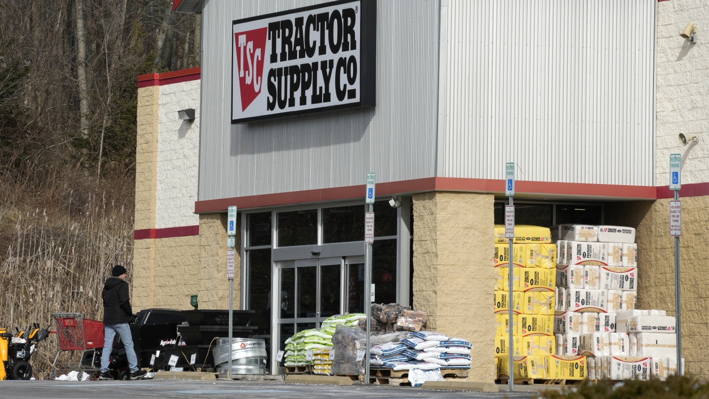 Tractor Supply cuts DEI, climate goals after conservative outcry : NPR