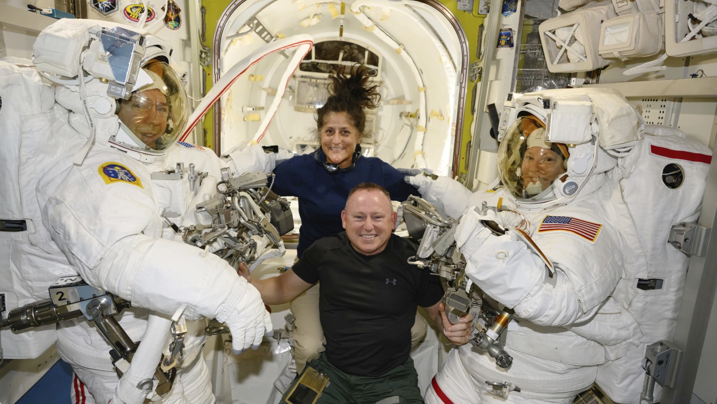 NASA astronauts to extend space station stay as engineers troubleshoot Boeing capsule : NPR