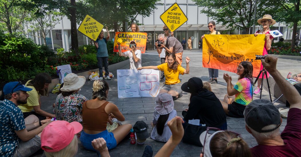 Climate Activists in New York Protest Citibank and Other Backers of Big Oil