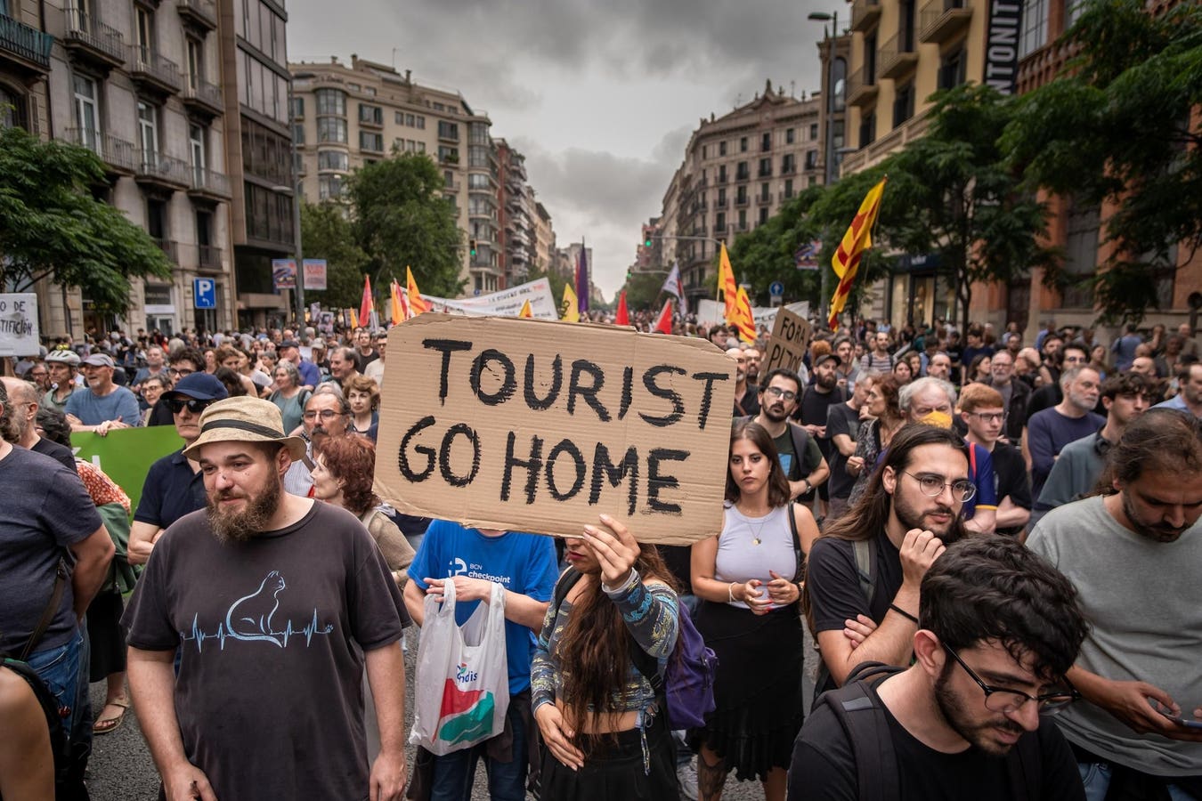 In Barcelona, Locals Fight Overtourism With Water Guns