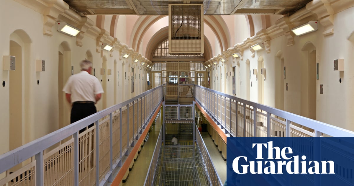 Prisons crisis must not jeopardise Labour’s pledge on domestic abuse, Starmer told | Violence against women and girls