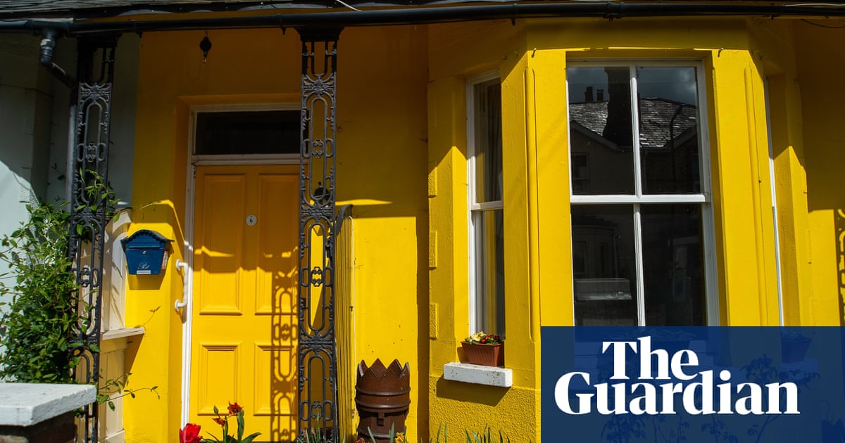 Number of agreed UK house sales over past month ‘up 15% on 2023’ | Housing market