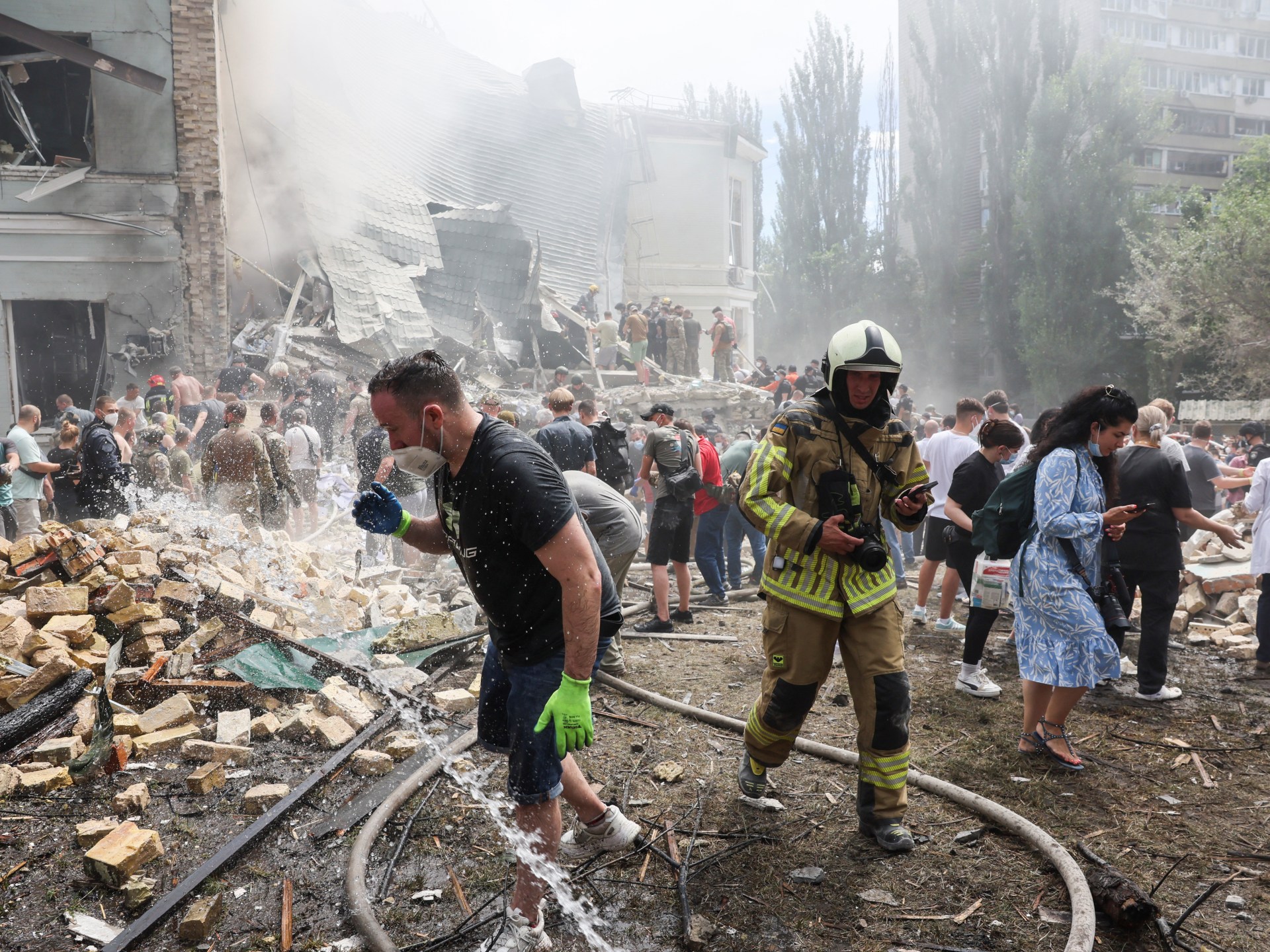 Kyiv children hospital hit as Russia fires barrage of missiles on Ukraine | Russia-Ukraine war News