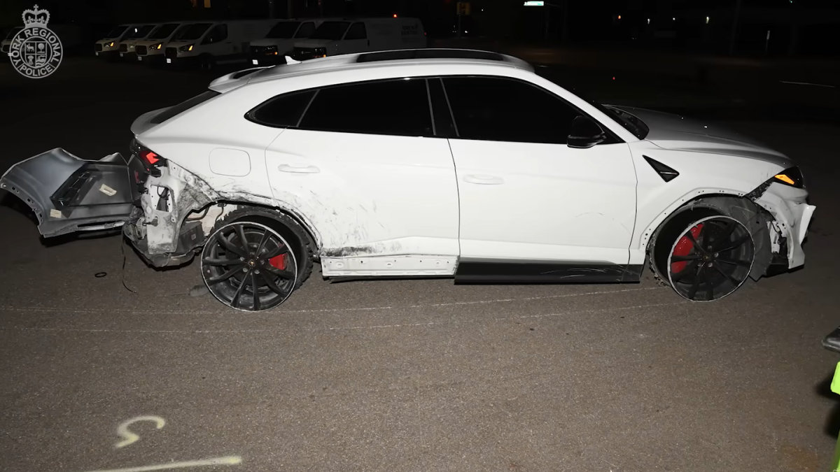 Lamborghini Urus Loses Tires, Keeps Driving on Rims in 120-MPH Police Chase