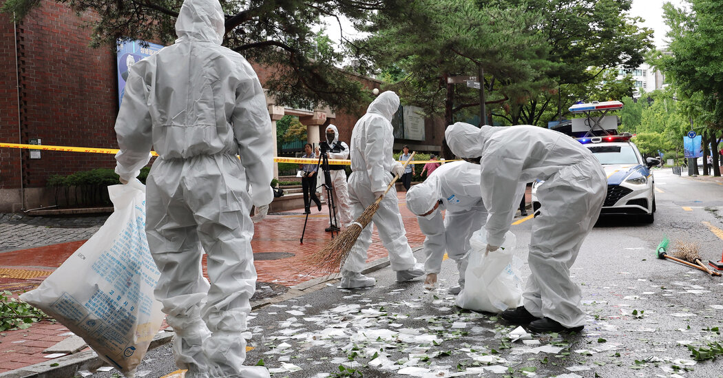 North Korean Trash Balloons Land on South Korean Leader’s Compound