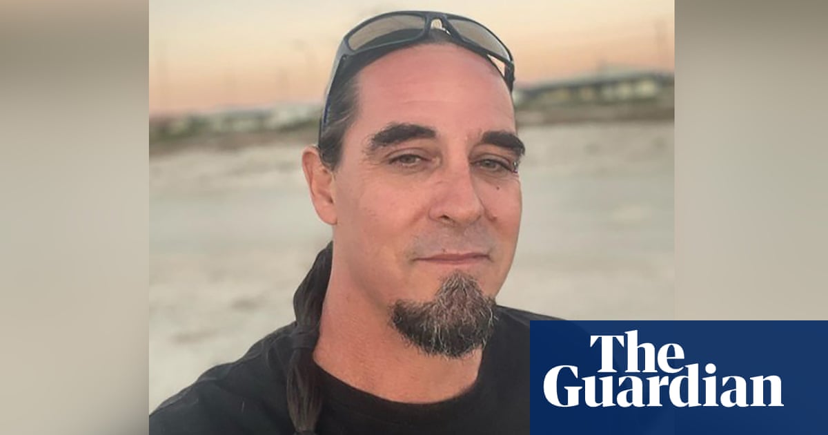 Son of SA man accused of murdering rough sleeper walks free after pleading guilty to covering up alleged killing | South Australia