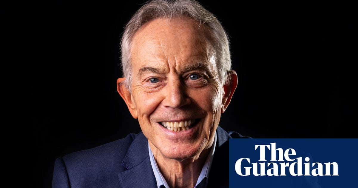Tony Blair urges Starmer to keep grip on immigration to tackle rise of far right | Labour