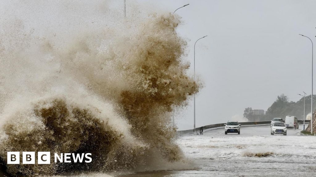 Typhoon Gaemi hits China after deaths in Taiwan and Philippines