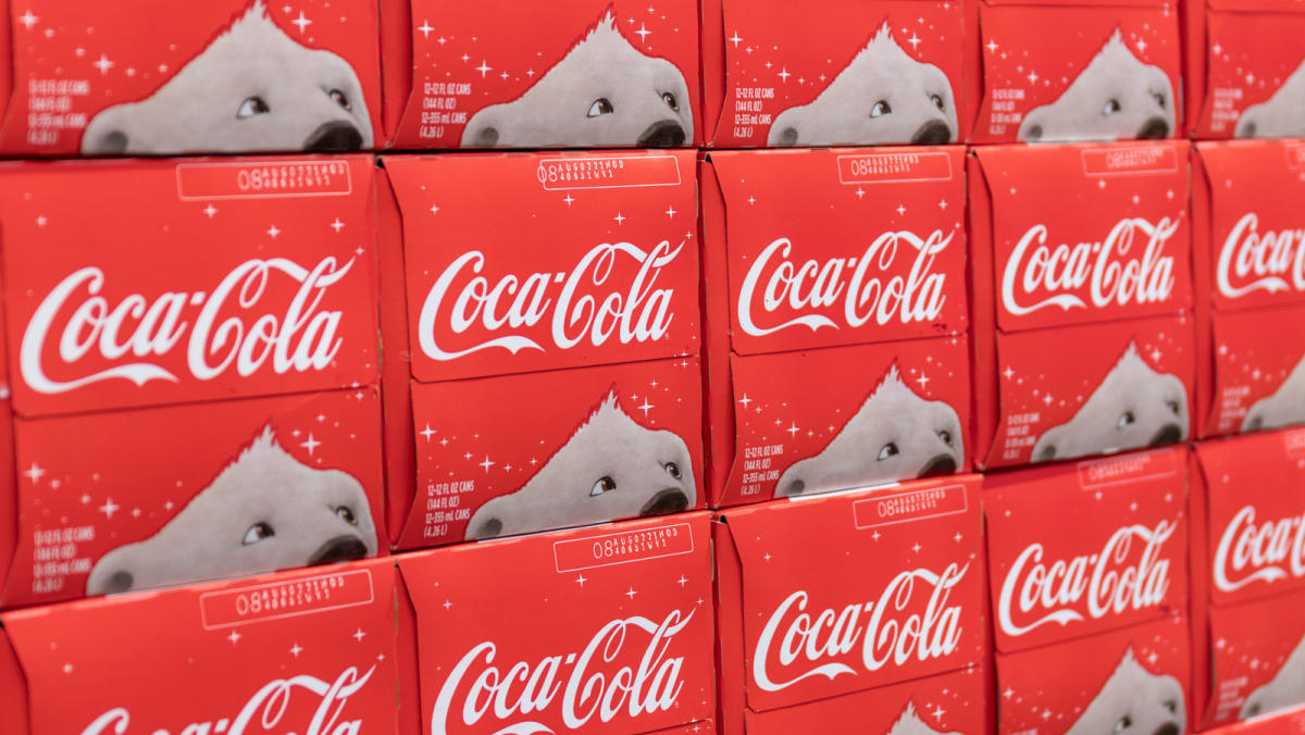 The History Of Coca-Cola's Iconic Polar Bear Mascots, Explained