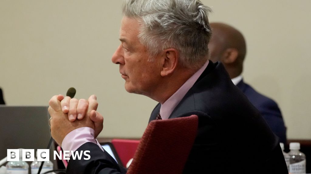 Alec Baldwin 'played make-believe with a real gun', Rust trial hears