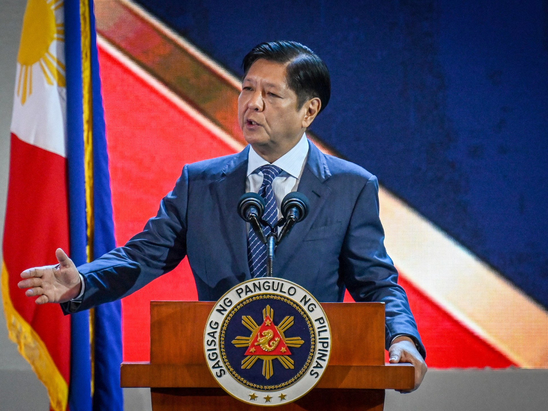 As Philippines’s Marcos addresses nation, economy, Duterte rift loom large | Politics News