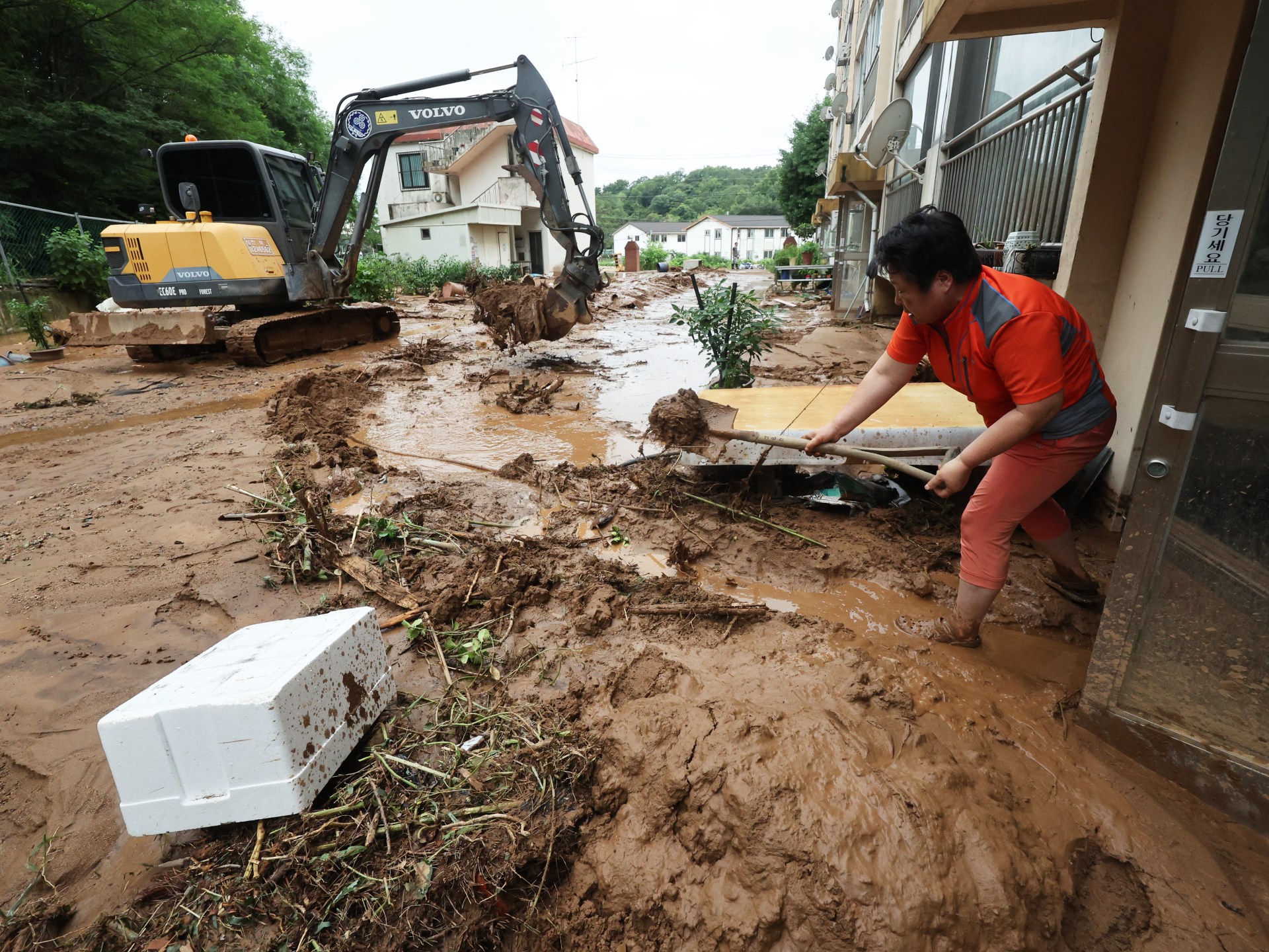 Four killed as heavy rains pound South Korea | Climate Crisis News