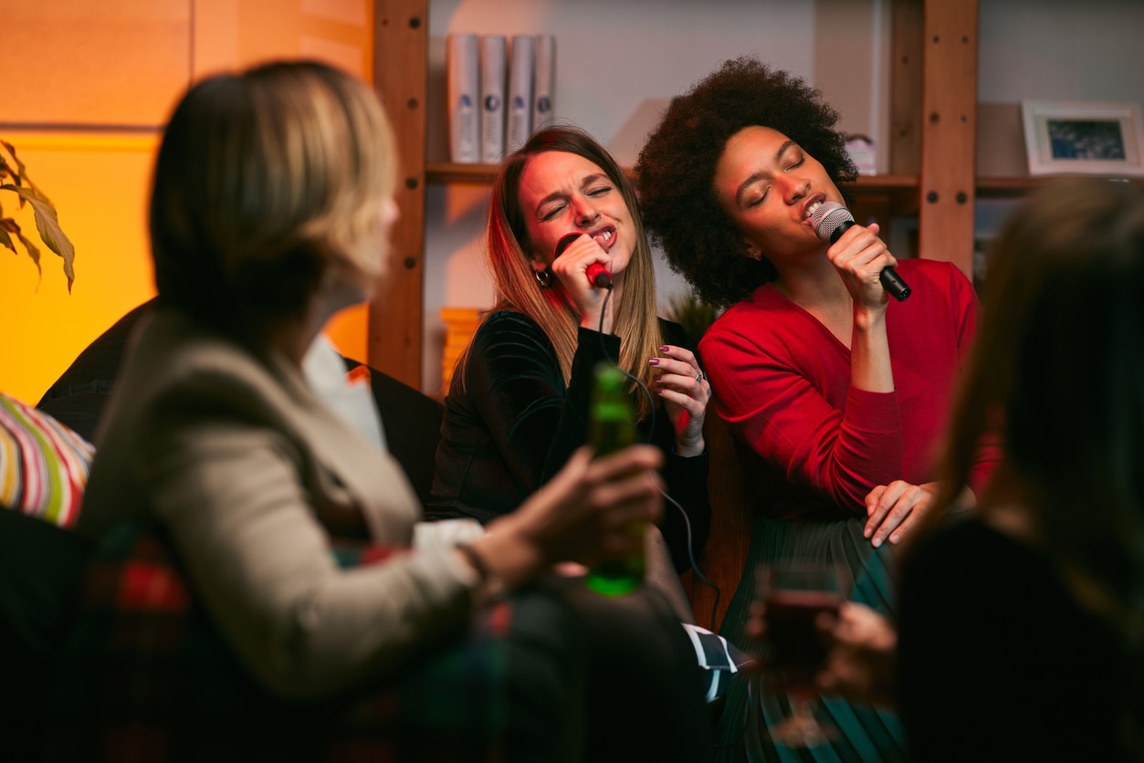 Amsterdam researchers study blushing with popular karaoke songs
