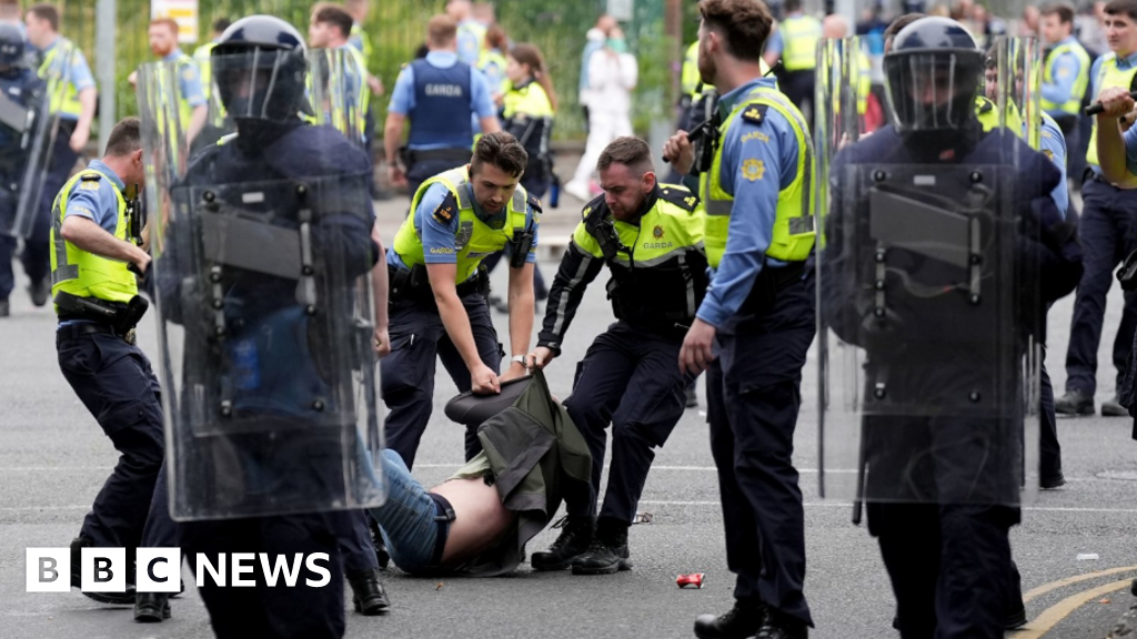 Irish PM condemns 'reprehensible' violence at protest