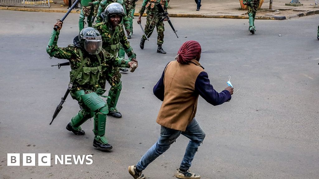 Kenya police ban protests in Nairobi