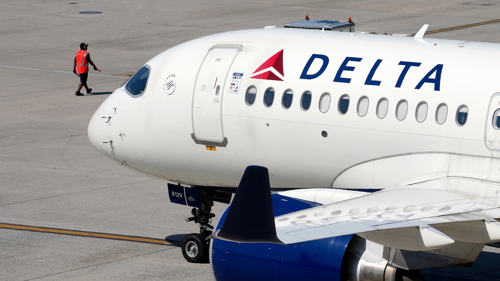 Department of Transportation opens investigation into Delta over flight disruptions