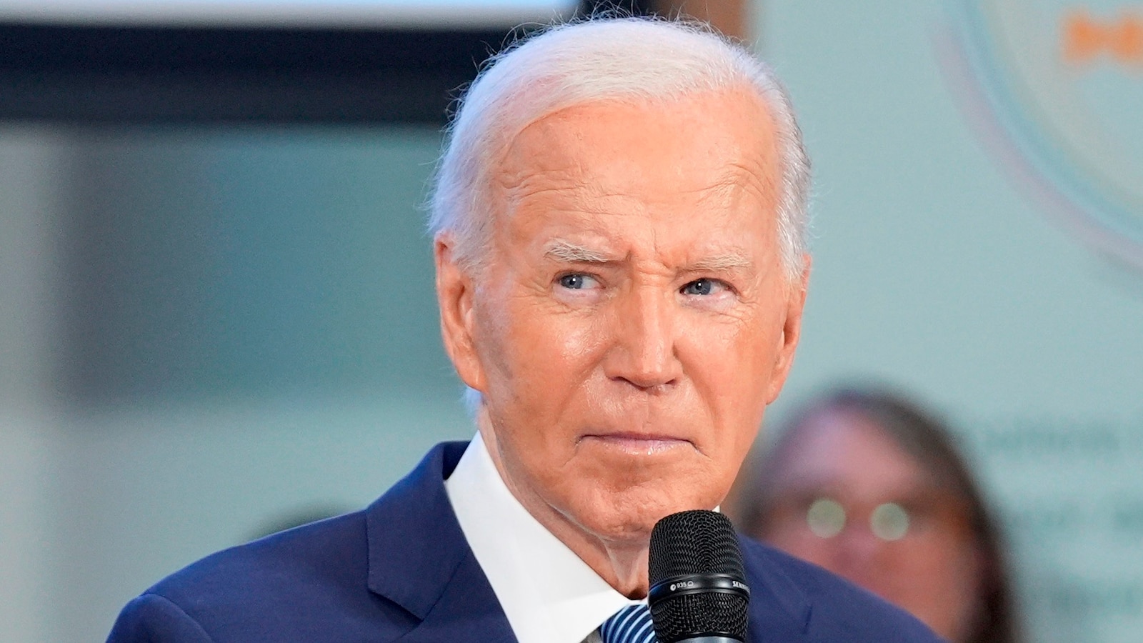 2024 election live updates: Biden faces pivotal moment as calls for him to drop out continue