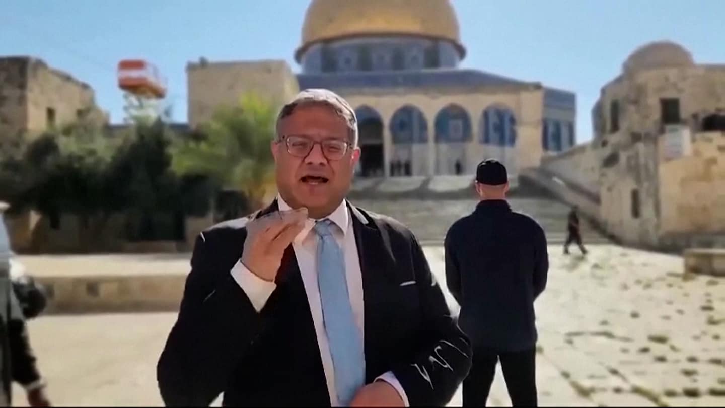 Itamar Ben Gvir visits Temple Mount to condemn cease-fire negotiations