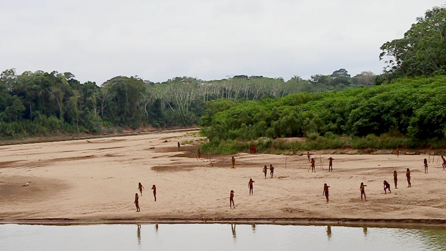 Mashco Piro tribe emerges amid Peru Amazon logging, photos show