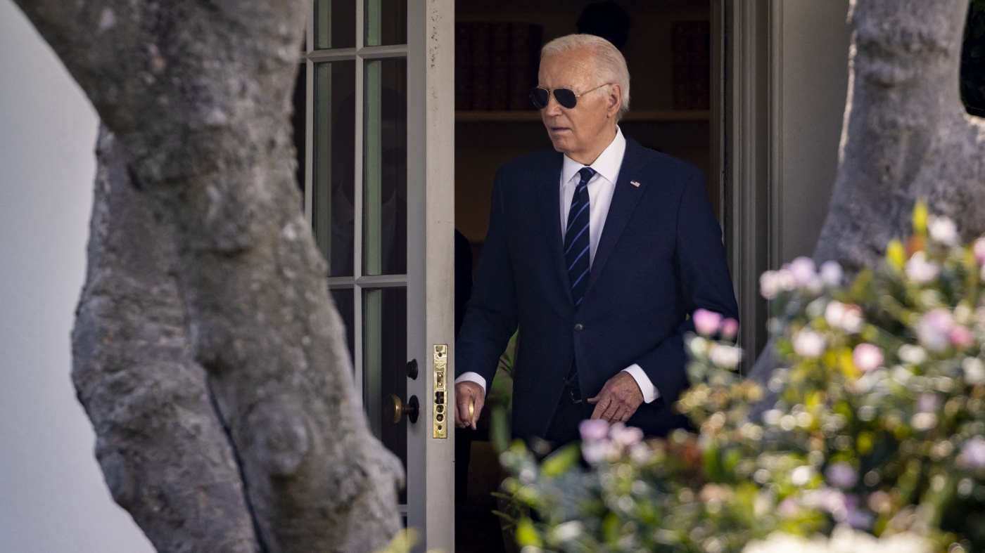 Why Democrats may vote on Biden’s nomination before the convention : NPR