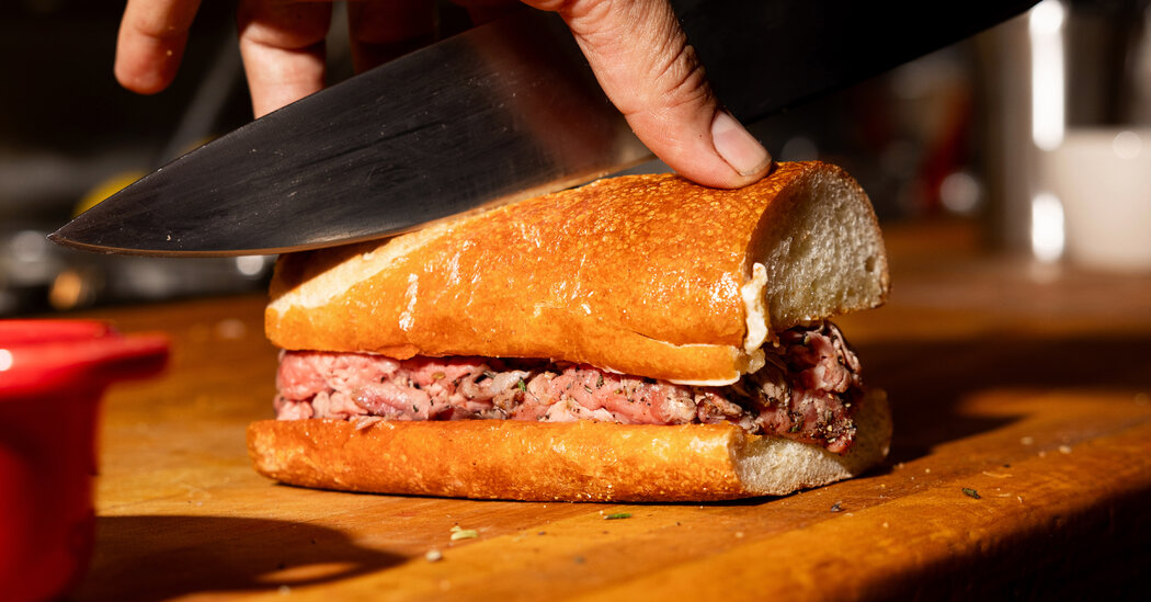 The Hillstone Restaurant Group’s French Dip Is a Corporate Pleasure