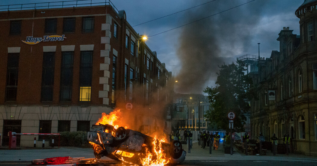 Elon Musk Clashes With Keir Starmer Over Riots in Britain