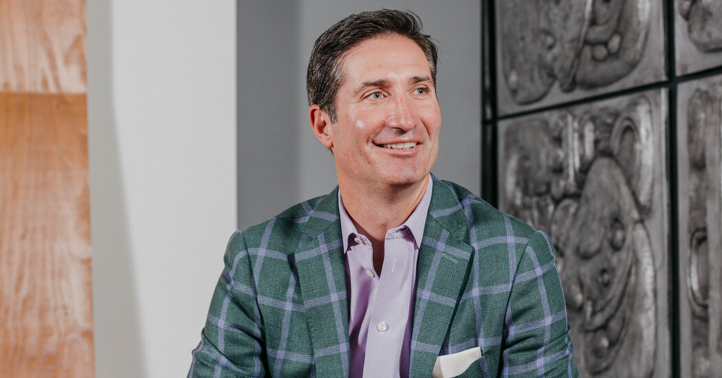 Starbucks Names Chipotle’s Brian Niccol as New C.E.O.