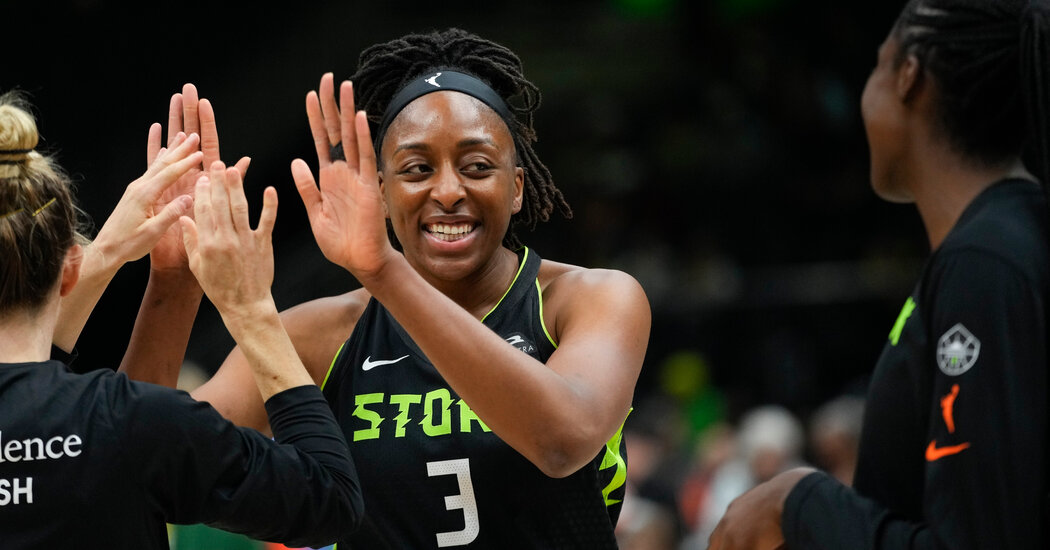 W.N.B.A.’s Nneka Ogwumike Takes Over More Than a Vote From LeBron James