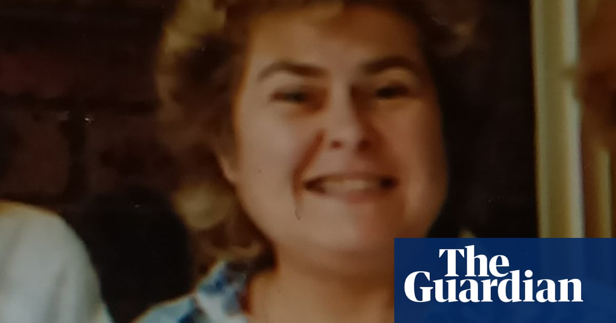 Husband charged with cold-case murder of Denise Govendir in Sydney in 1998 | New South Wales