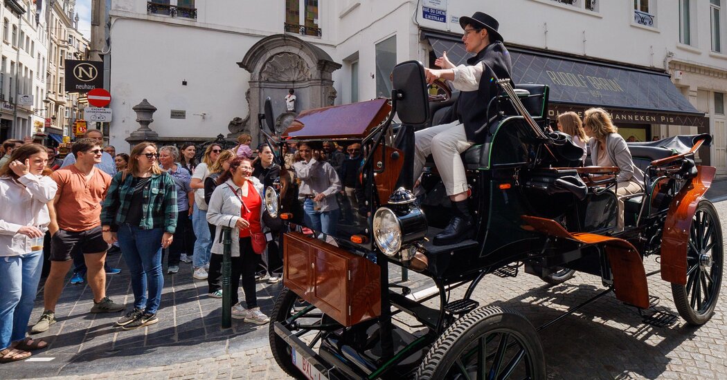 Sparing the Horse, Brussels Warms Up to the Electric Carriage